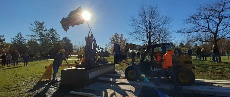 construction crew setting iwo jima monument